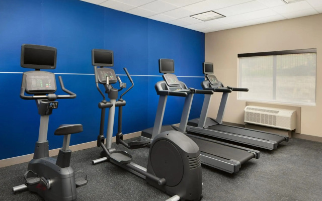 Holiday Inn Express & Suites Bridgeport by IHG