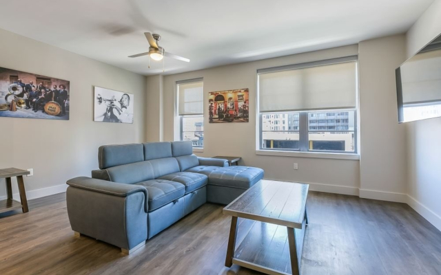 Ideal Condo near City Hot Spots