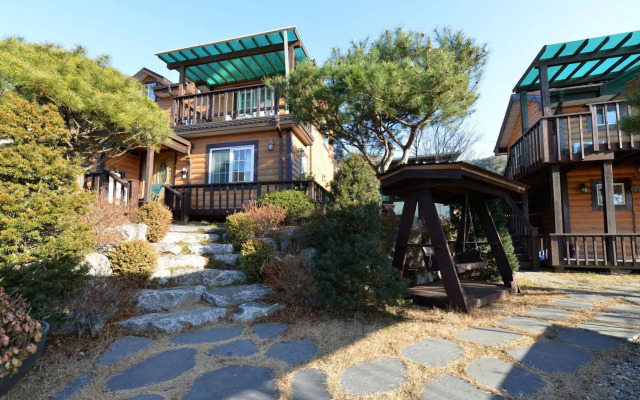 Bohemian couple pension