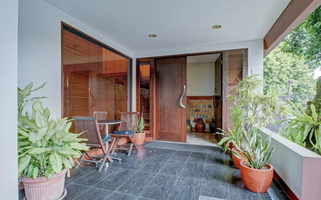 ZEN Rooms Terogong Near Pondok Indah