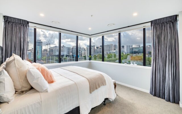 Luxe In The City w Two Car Parks