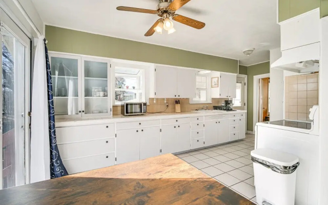 Klamath Falls Home w/ Deck ~ 1 Mi to Downtown