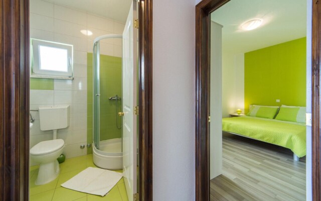 Amazing Apartment in Brist With 1 Bedrooms and Wifi