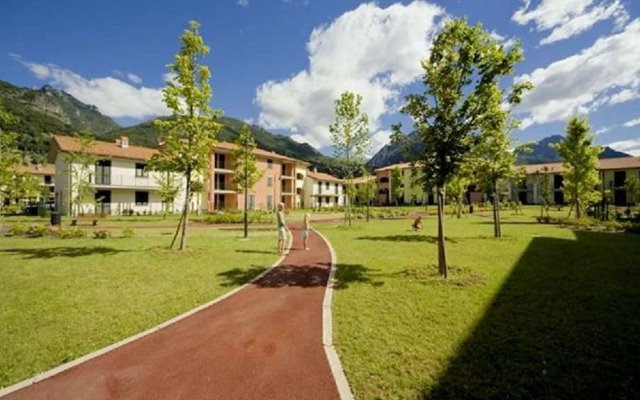 A Modern Furnished Studio With a Lovely Balcony