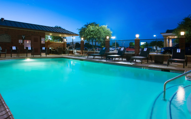 Holiday Inn Express And Suites Midland
