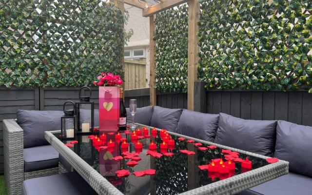 The Hideout With Hot Tub Buxton