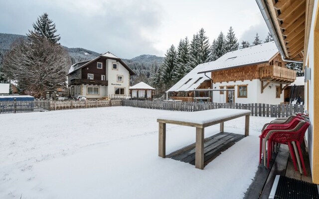 Cozy Holiday Home in Salzburg With Mountain View