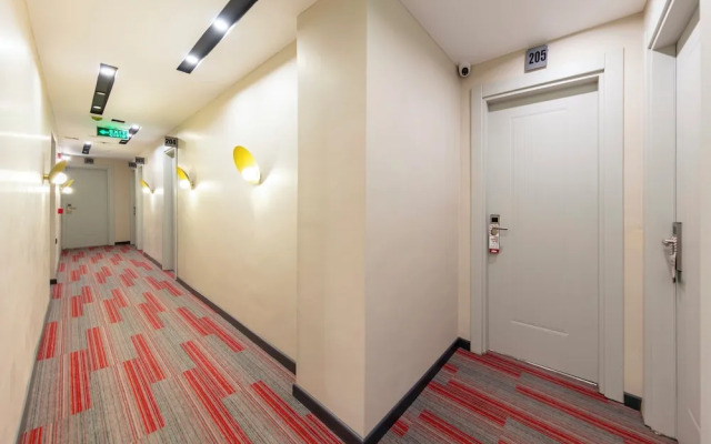 Hilltown Airport Hotel