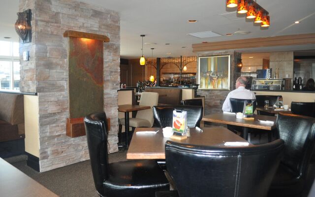 DoubleTree by Hilton St. John's Harbourview