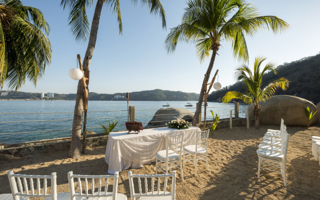 Camino Real Acapulco Diamante