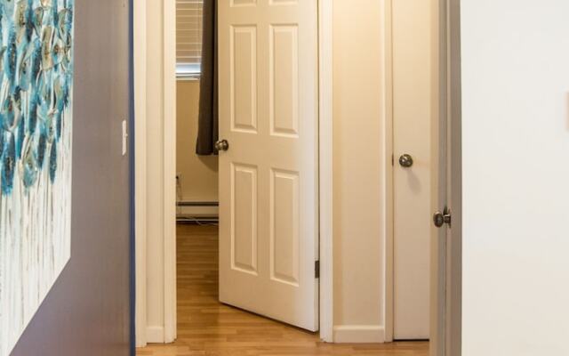 Crockett Rocket - Heart of Seattle - Sleeps 12