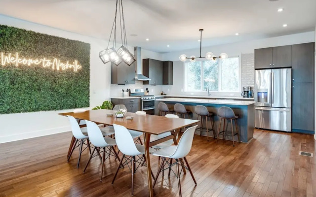 Downtown Luxury - 10 Beds Free Parking