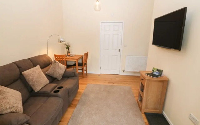 Tyddyn Sianel - Derw