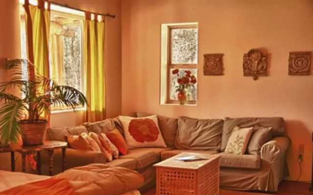 Bigfoot Lodge B & B