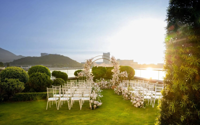 Sheraton Hong Kong Tung Chung Hotel