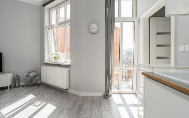 Scandi Małe Garbary Apartment by Renters