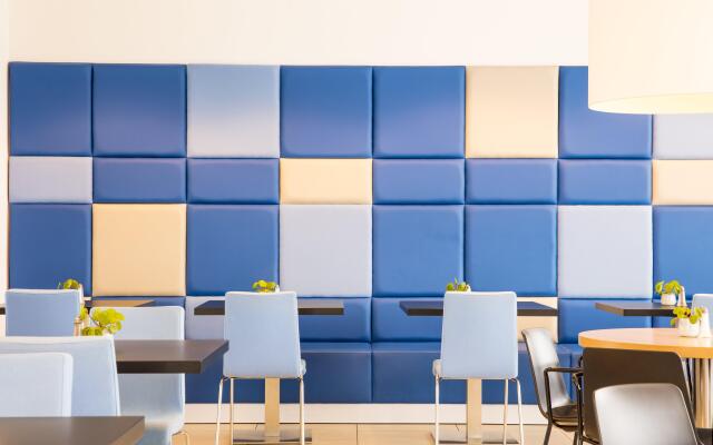 Holiday Inn Express Amsterdam - Arena Towers by IHG