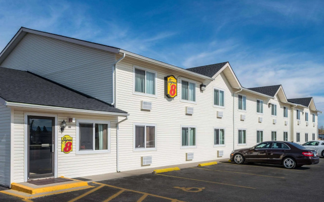 Super 8 By Wyndham Sheridan