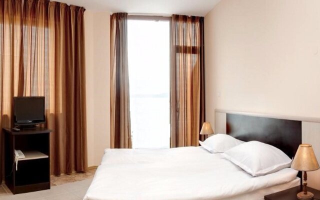 Hotel Vemara Club