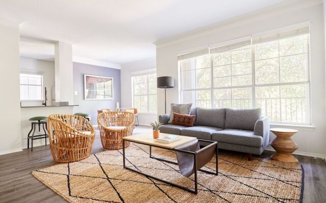 Artsy South Congress Suites by Sonder
