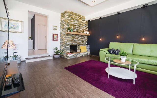 Awesome Home in Zadar With Wifi and 3 Bedrooms