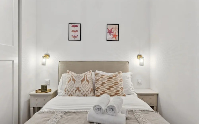 Classy 1BR - Elysee & Madeleine Area