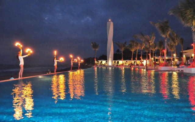 Lv8 Resort Hotel