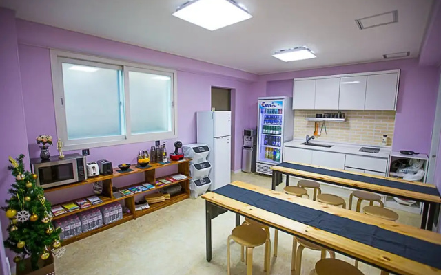 Seongsaneogeodeulang Guesthouse