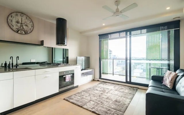 Modern 1 Bedroom Apartment in St Kilda