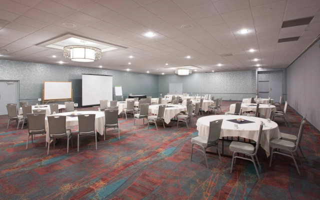 DoubleTree by Hilton Denver Cherry Creek