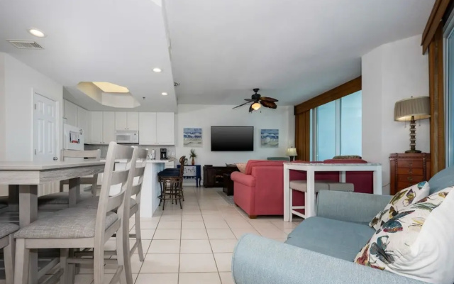 Lighthouse 215 3 Bedroom Condo