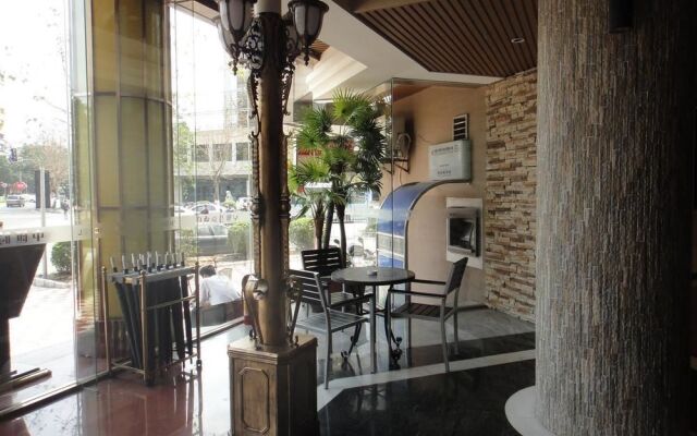 Zhonghui Fashion Hotel Maoming