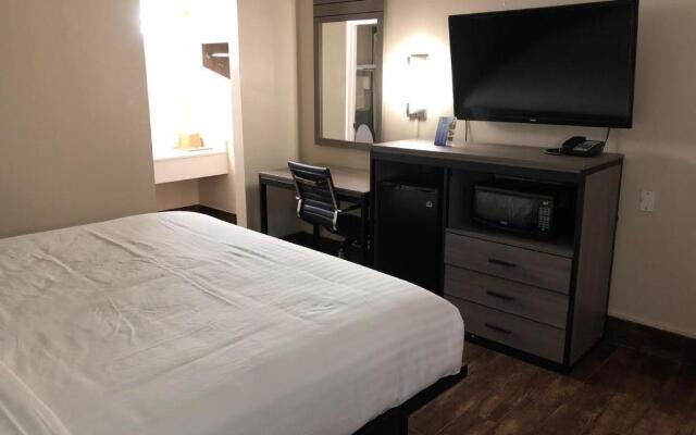 Travelers Inn & Suites