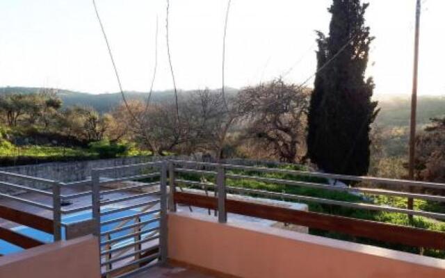 Holiday Home 3 Bedrooms 1 Bathroom - Kastellos