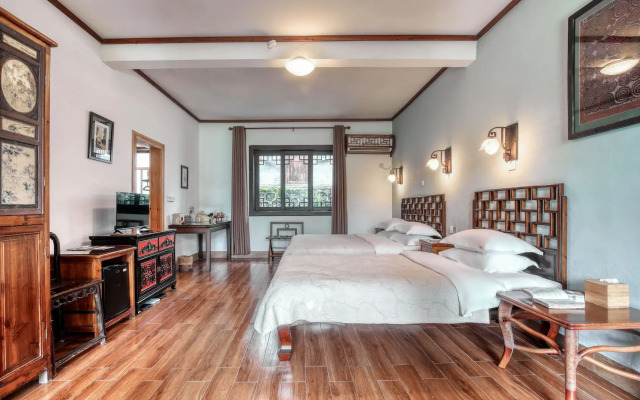 Yangshuo Mountain Retreat