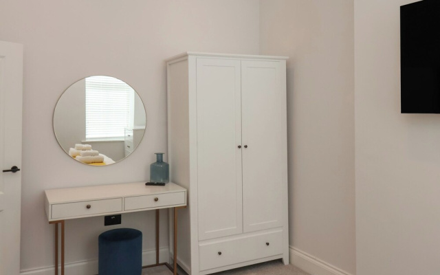 The Salisbury Apartment 104