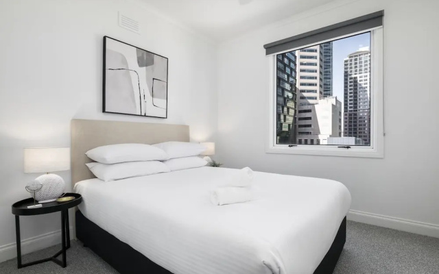 Spacious 3-bed Apartment in Melbourne CBD – Guest Rooms – Melbourne
