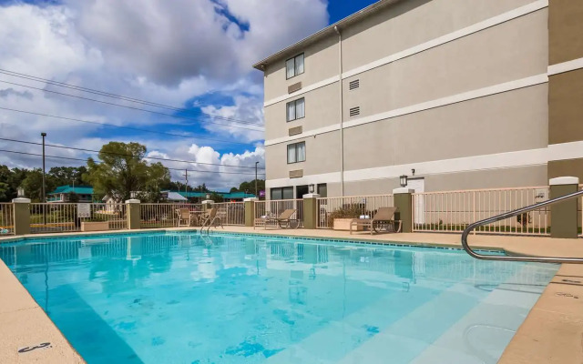 Best Western Cypress Creek