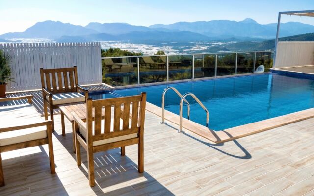 KAL2200 Villa Zeytin Uzumlu 2 Bedrooms