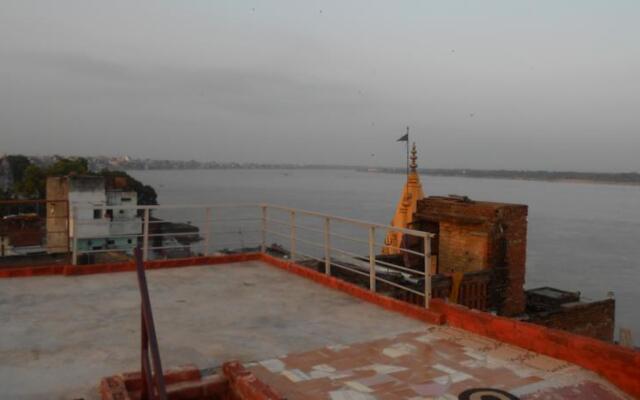 Baba Lolark P.G. On Ganges