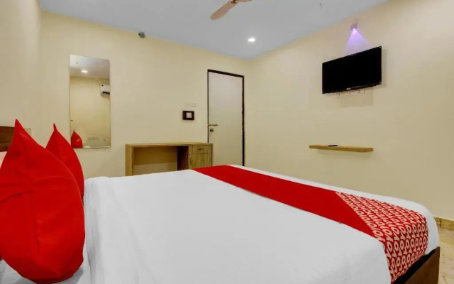 AB7 Residency by OYO Rooms