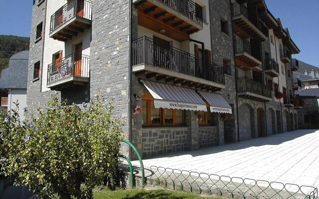 Apartamentos los Pirineos