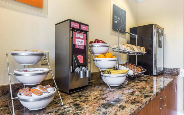 Comfort Suites Valdosta Mall Area