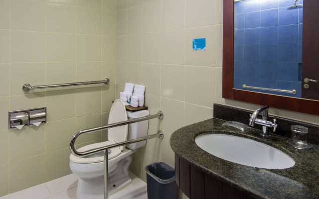 Microtel by Wyndham Mall of Asia