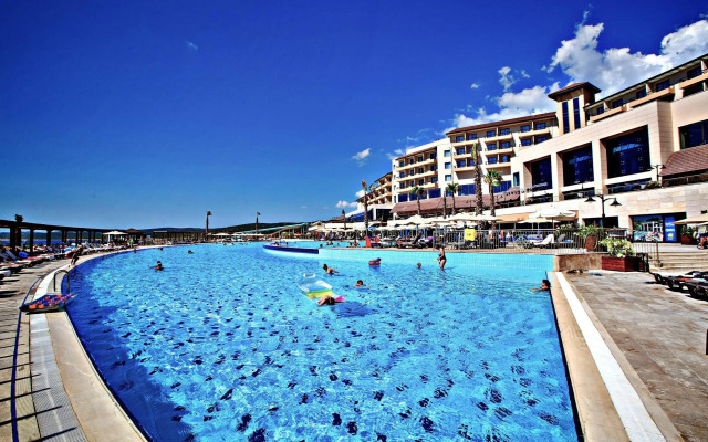 Royal Teos Thermal Resort Clinic & Spa - Halal Hotel
