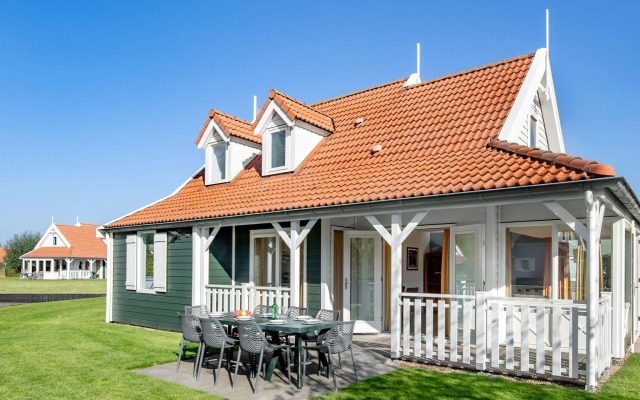 Comfortable villa with veranda, near the Grevelingen Lake