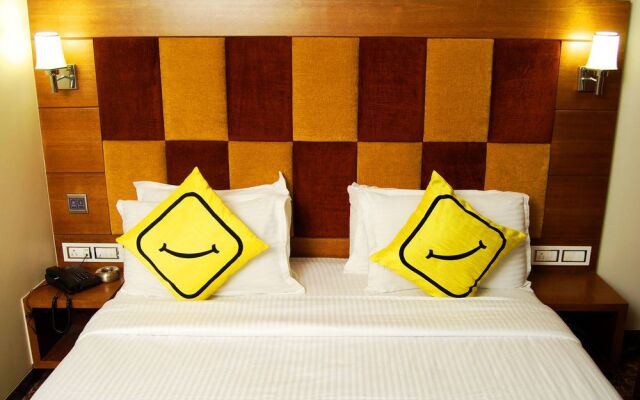 Stay Vista Rooms near Marine Drive