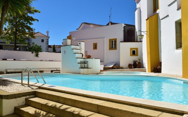 Pousada Convento de Evora - Historic Hotel