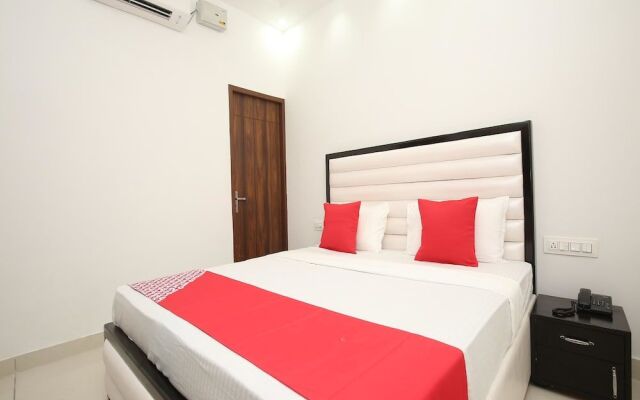 Oyo 35930 Tricity Hotel Premia