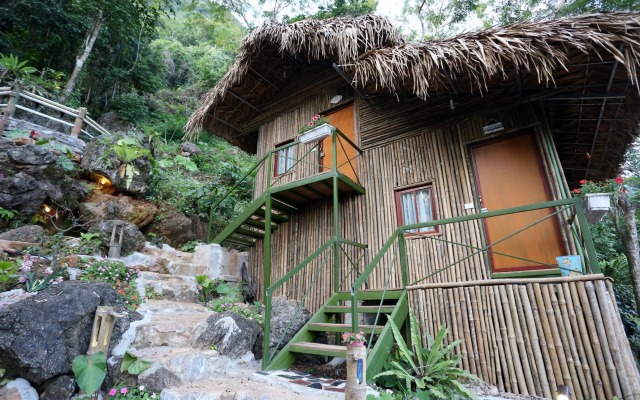 Green Hill Hostel & Homestay